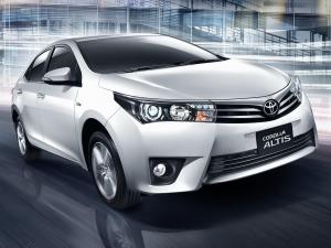Toyota Corolla Altis 2013 года